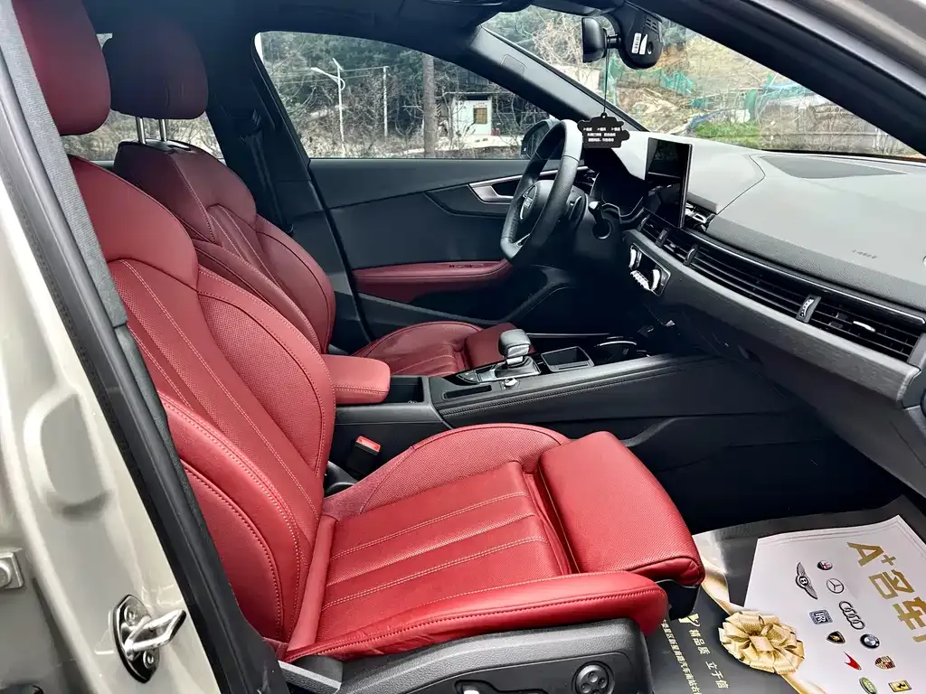 Audi A4L 2024 из CN, фото 3