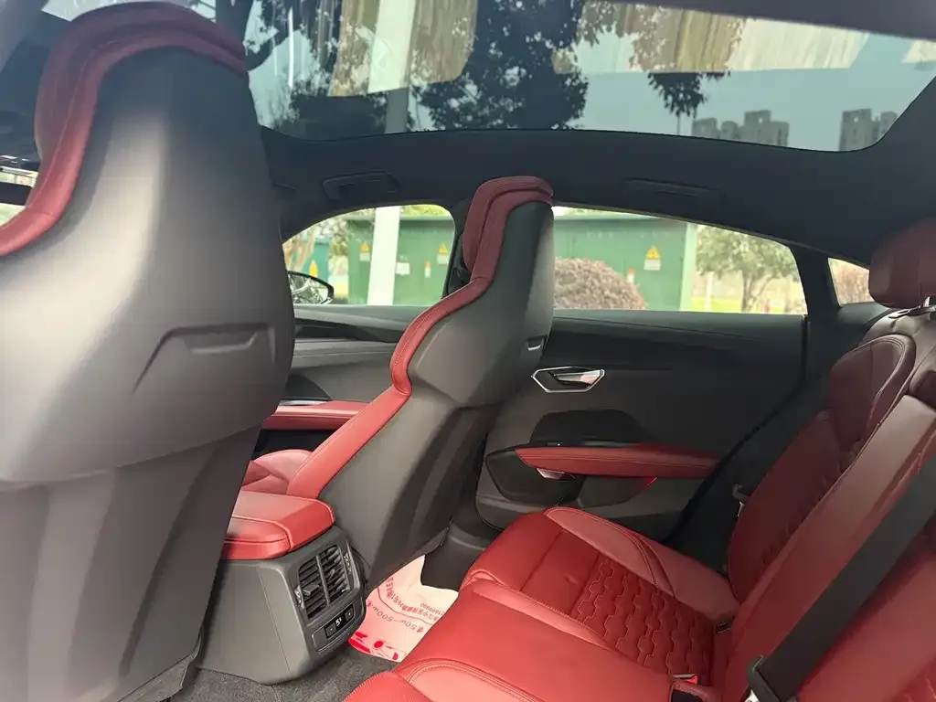 Audi e-tron GT 2023 из CN, фото 2