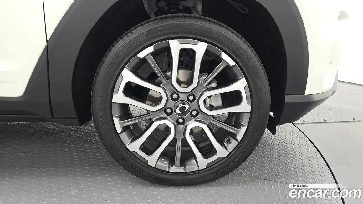 KG Mobility (Ssangyong) Torres — фото 7
