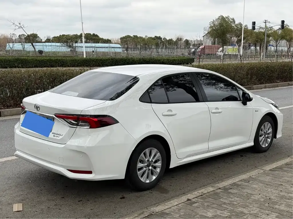 Toyota Corolla — фото 2