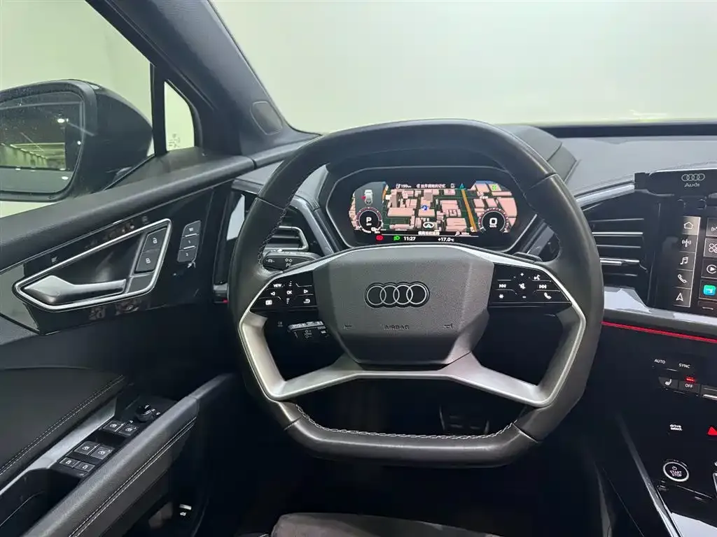 Audi Q4 e-tron — фото 10