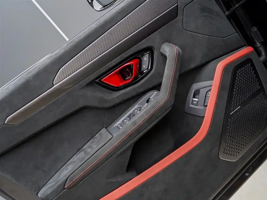 Lamborghini Urus 2024 из CN, фото 6