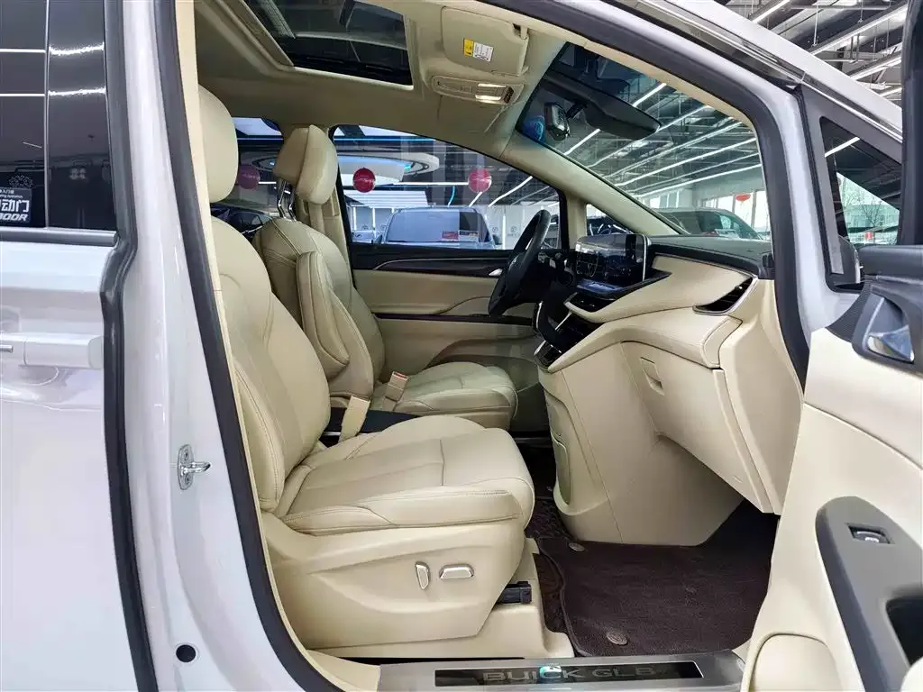 Buick GL8 2022 из CN, фото 3