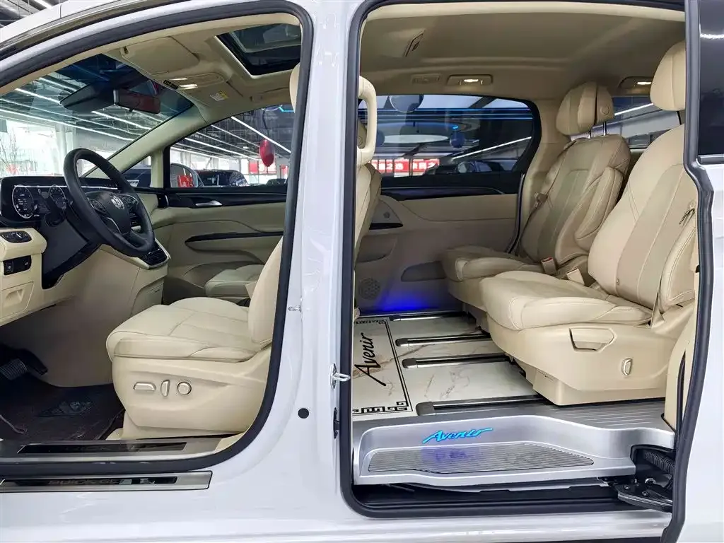 Buick GL8 2022 из CN, фото 5