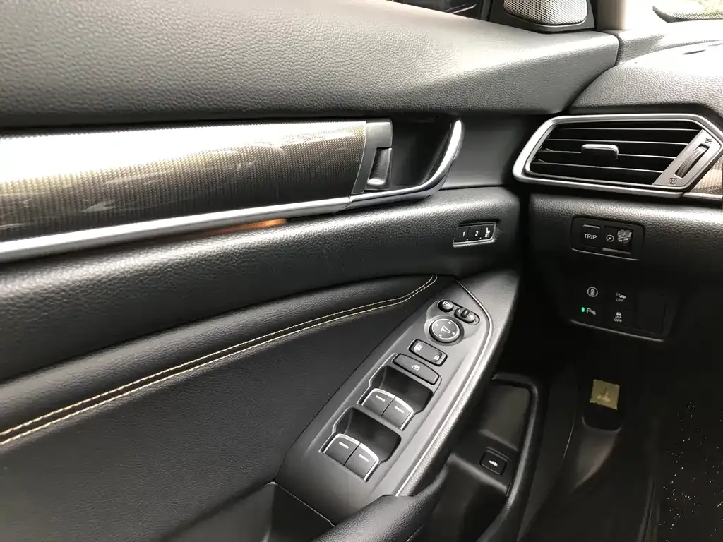Honda Accord — фото 7