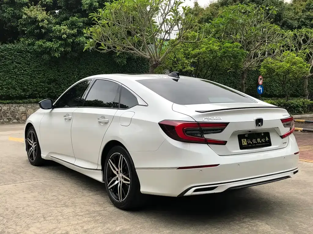 Honda Accord — фото 5