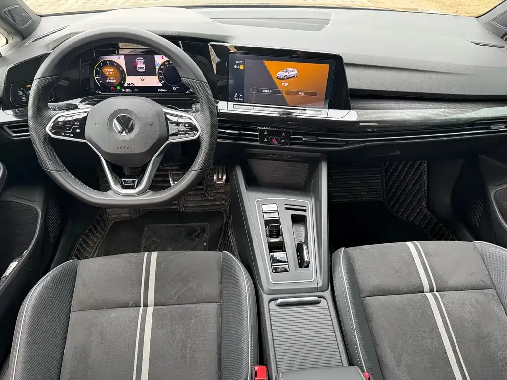 Volkswagen Golf 2023 из CN, фото 3