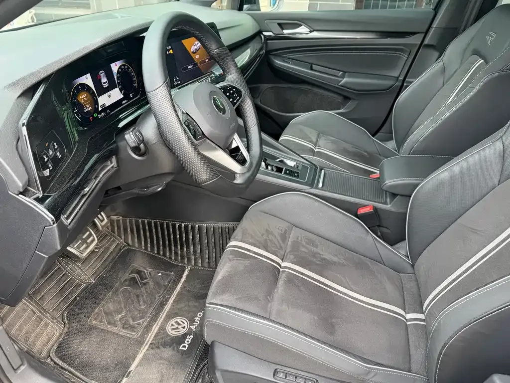 Volkswagen Golf 2023 из CN, фото 5