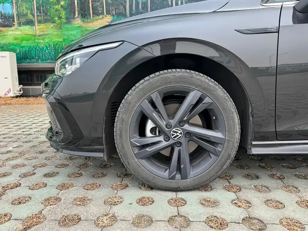 Volkswagen Golf 2023 из CN, фото 6