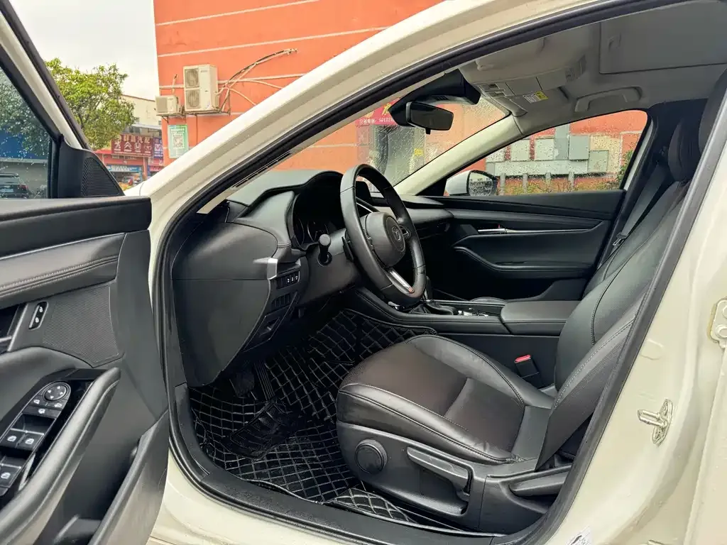 Mazda 3 Axela 2024 из CN, фото 3