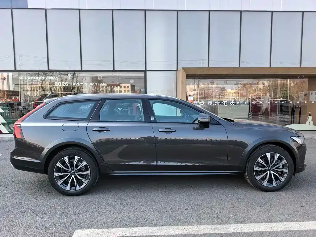 Volvo V90 2025 из CN, фото 3