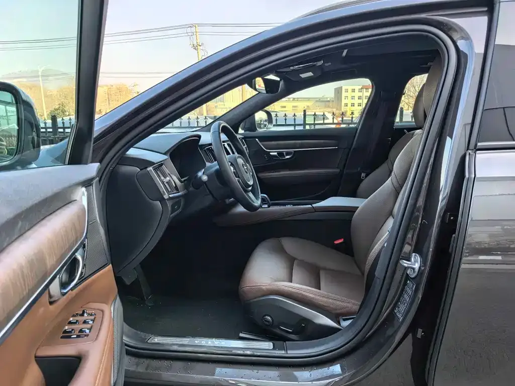 Volvo V90 2025 из CN, фото 4