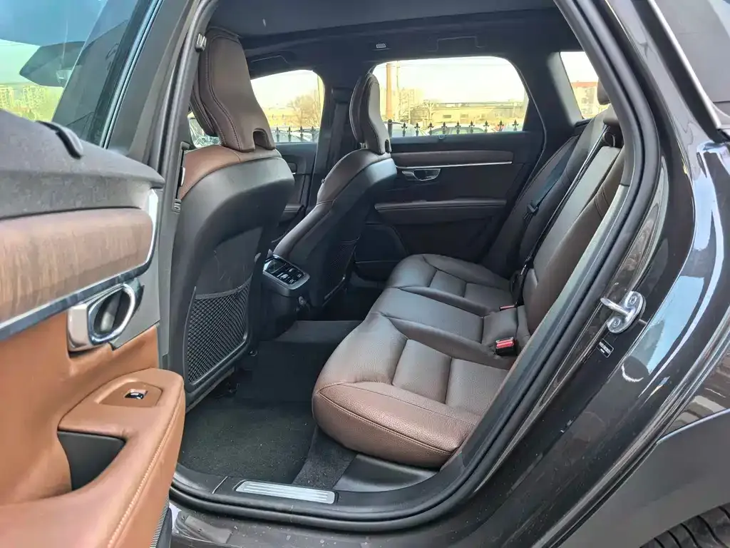 Volvo V90 2025 из CN, фото 8
