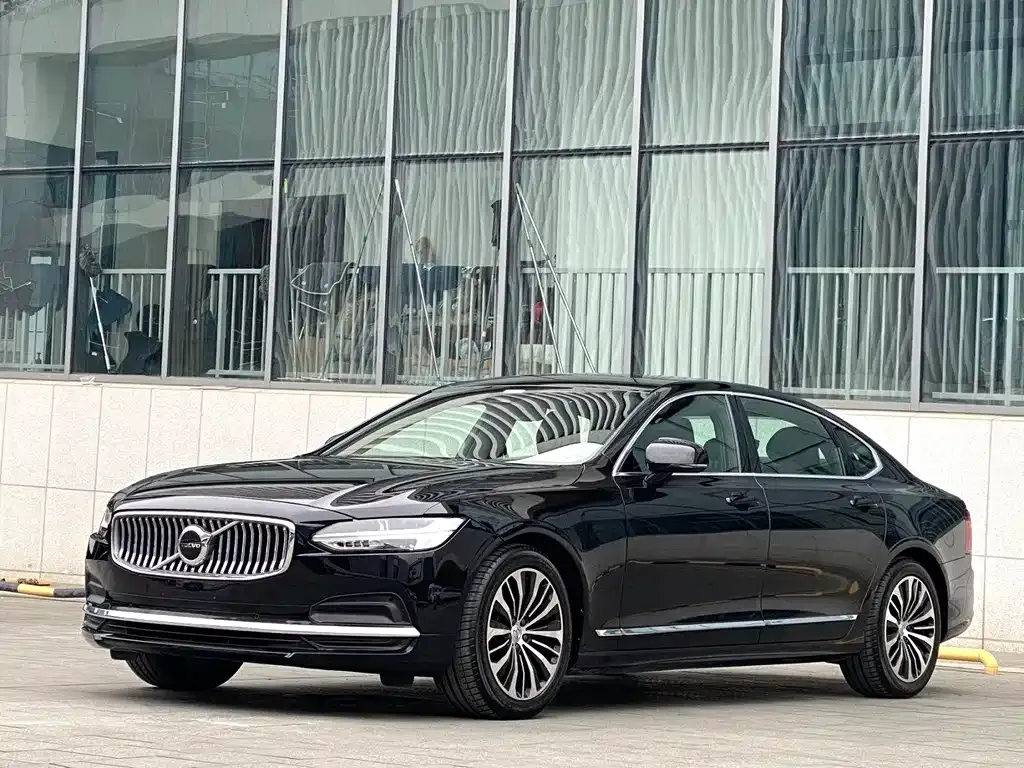 Volvo S90 — фото 1