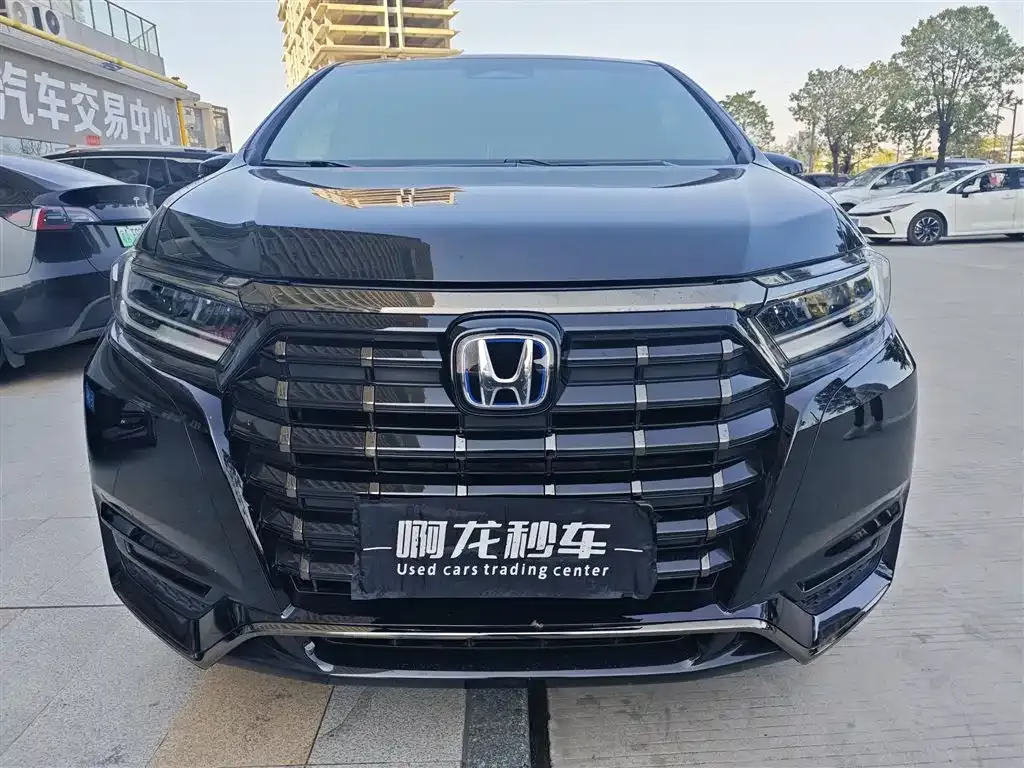 Honda Elysion 2024 из CN, фото 8