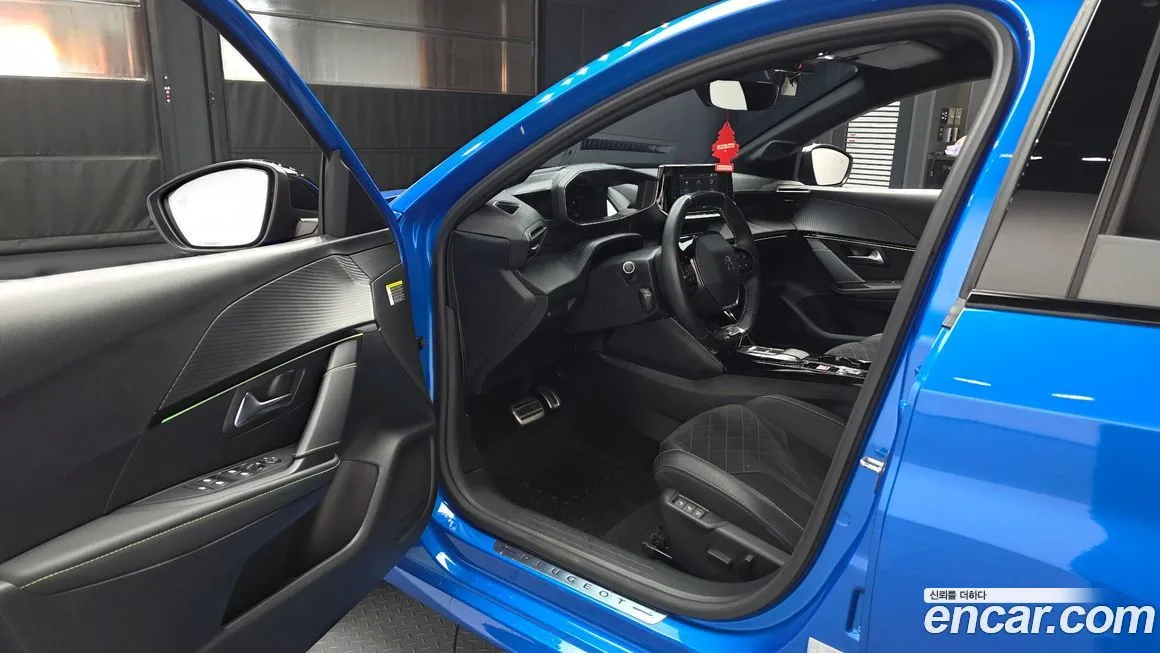 Peugeot 208 2023 из KR, фото 9