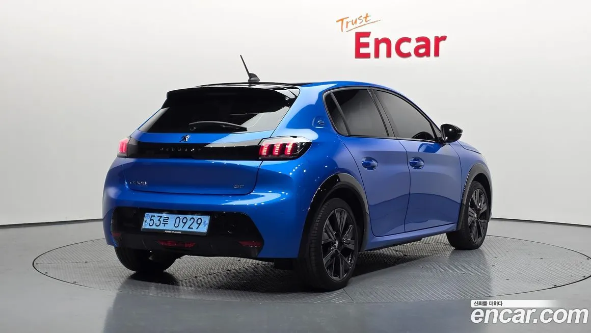 Peugeot 208 2023 из KR, фото 4