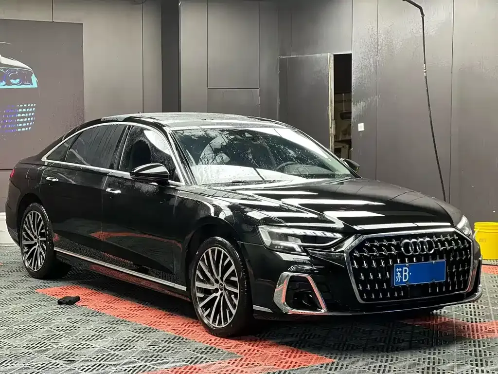 Audi A8 — фото 5