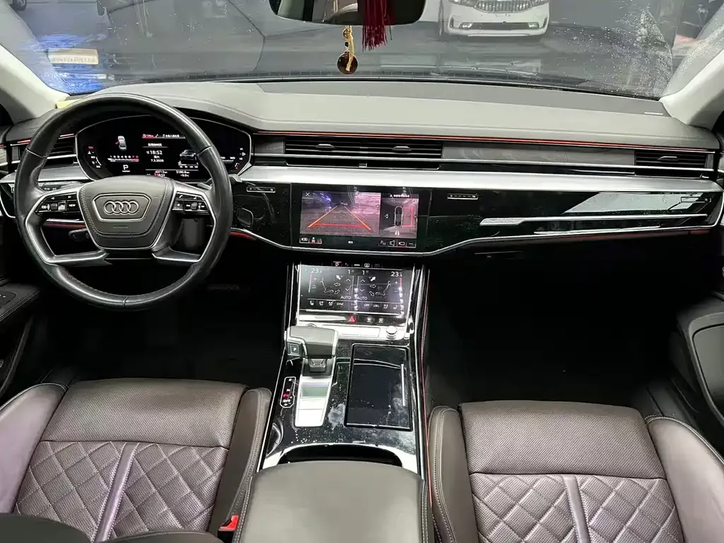 Audi A8 — фото 9