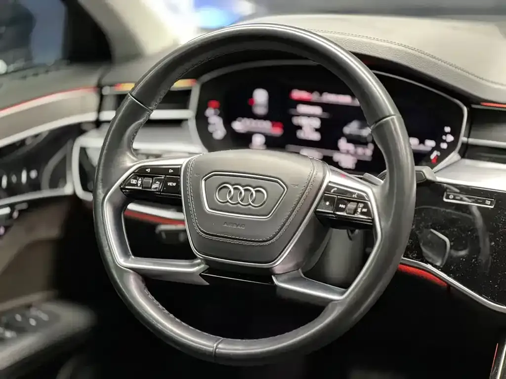 Audi A8 — фото 7