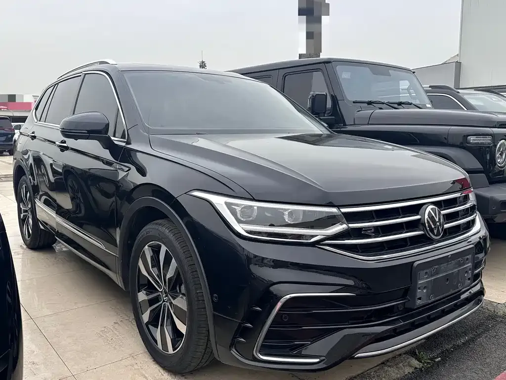 Volkswagen Tiguan L — фото 3