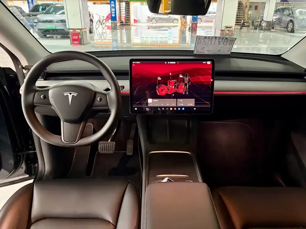 Tesla Model Y — фото 4