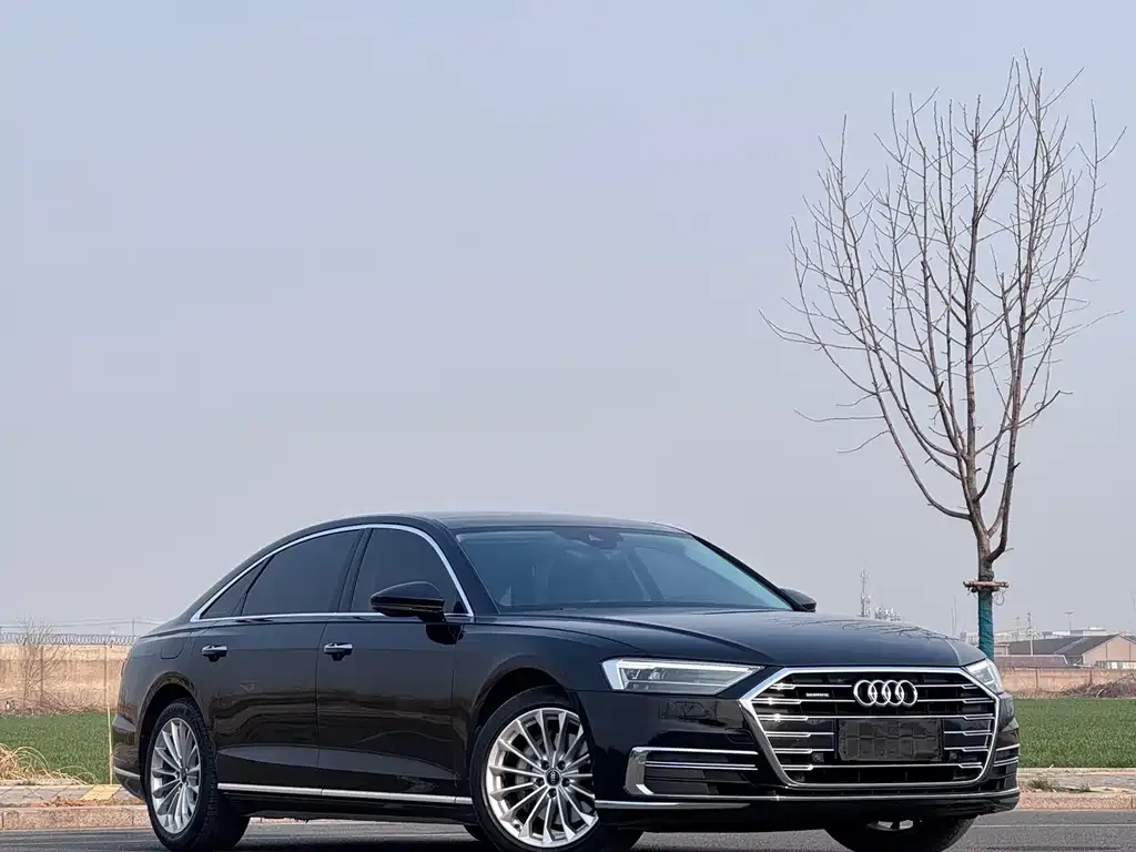 Audi A8 — фото 3
