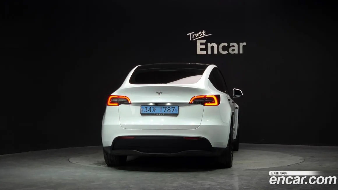 Tesla Model Y 2024 из KR, фото 2