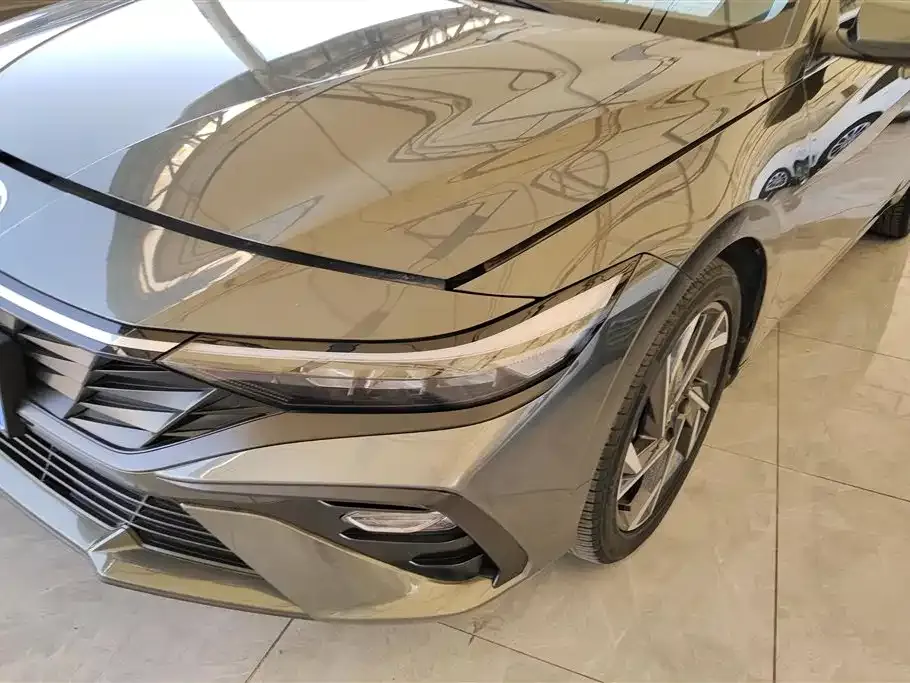 Hyundai Elantra — фото 4
