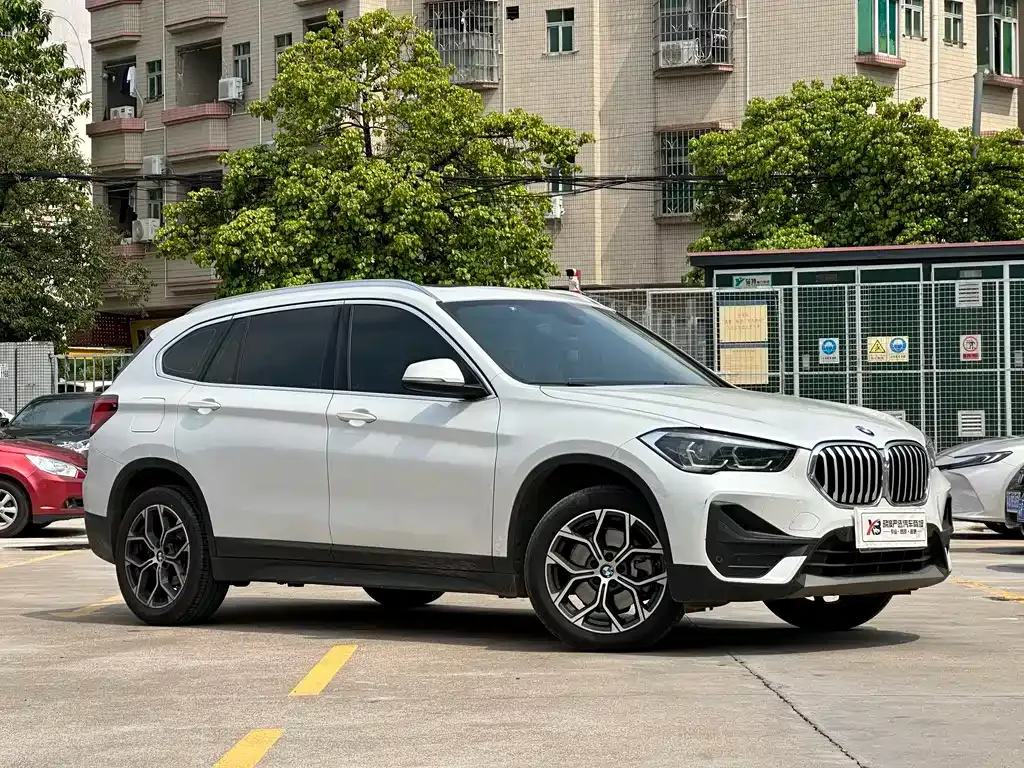BMW X1 — фото 9