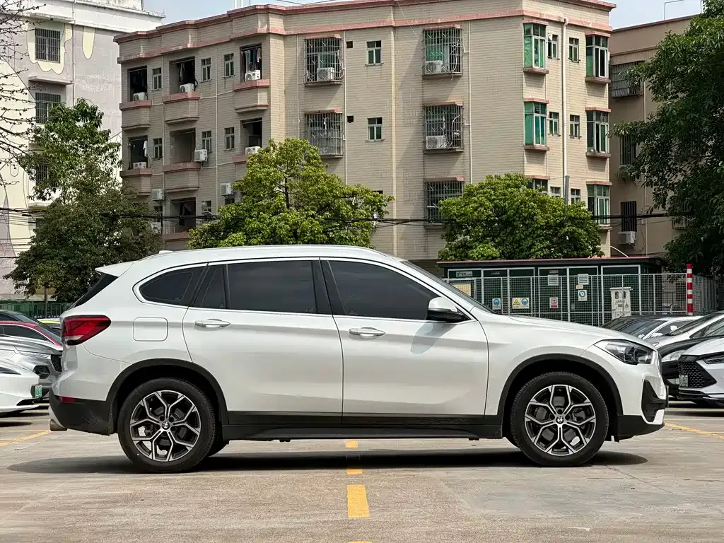 BMW X1 — фото 10