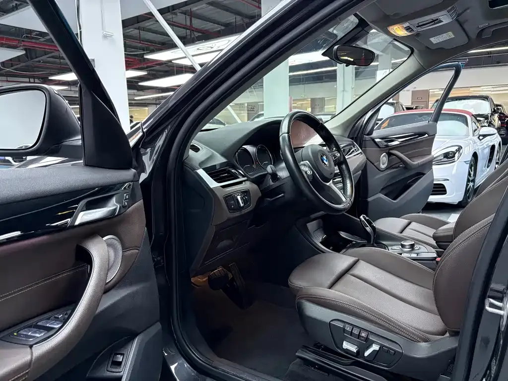 BMW X1 2021 из CN, фото 3