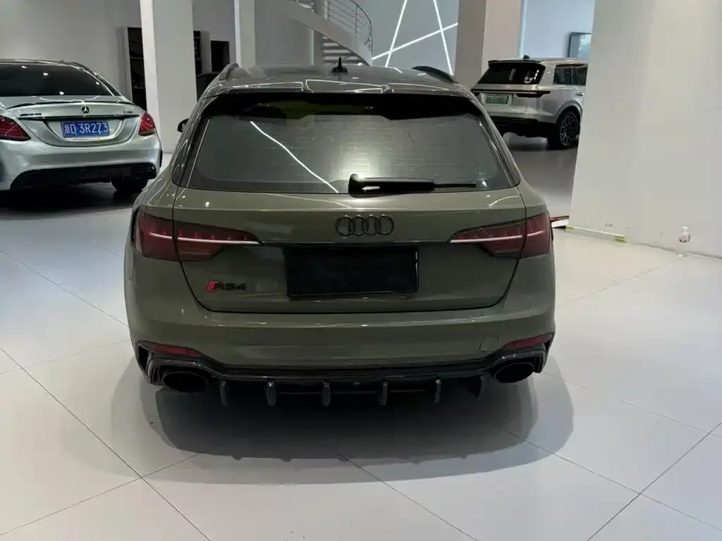 Audi RS 4 2022 из CN, фото 2