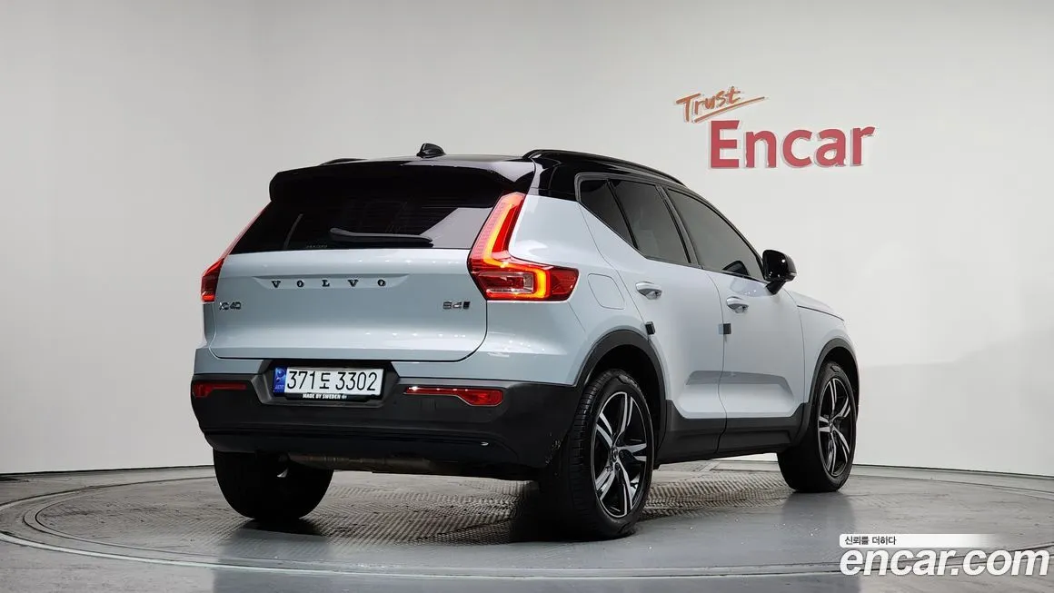 Volvo XC40 — фото 4