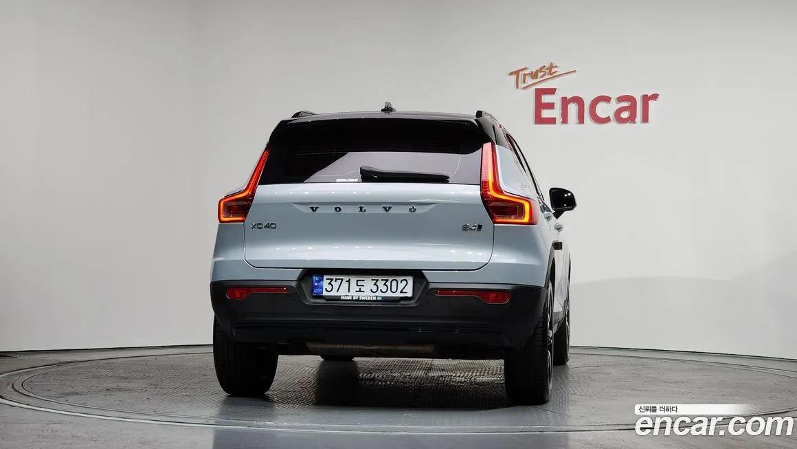 Volvo XC40 — фото 3