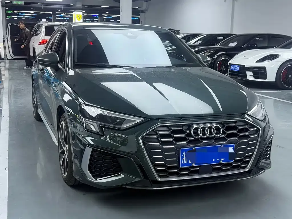 Audi A3 — фото 1
