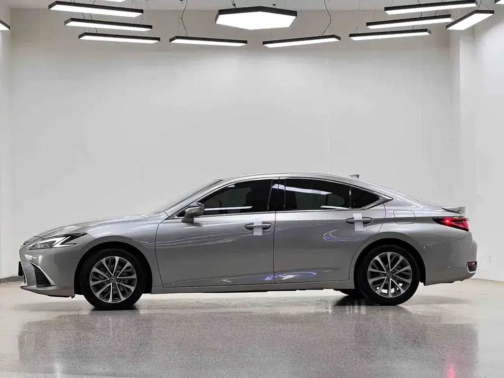 Lexus ES — фото 3