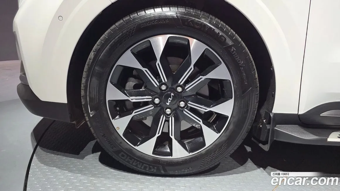 Kia Carnival — фото 10