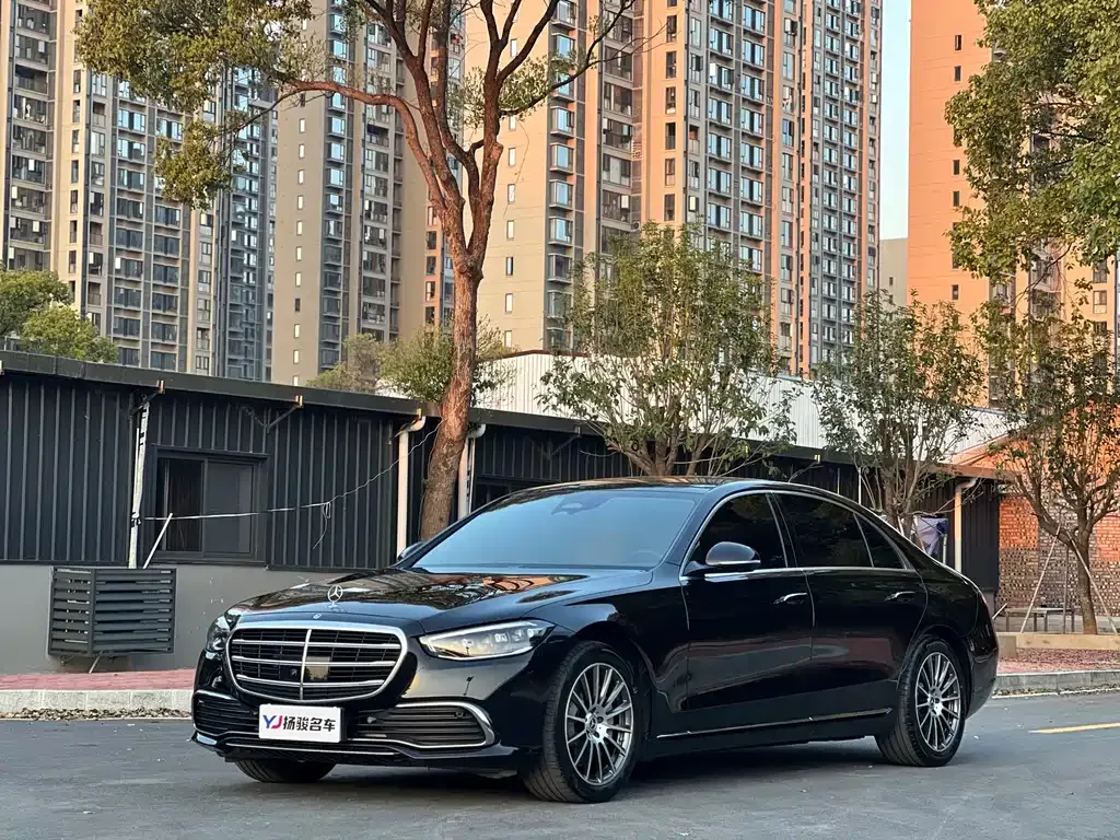 Mercedes-Benz S-Class — фото 1