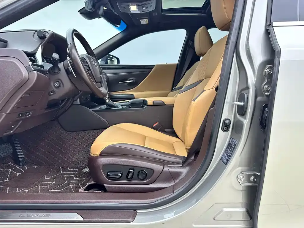 Lexus ES 2021 из CN, фото 10