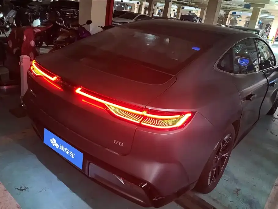 Geely Galaxy E8 — фото 10
