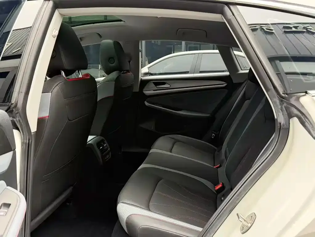 Volkswagen Lamando 2023 из CN, фото 5