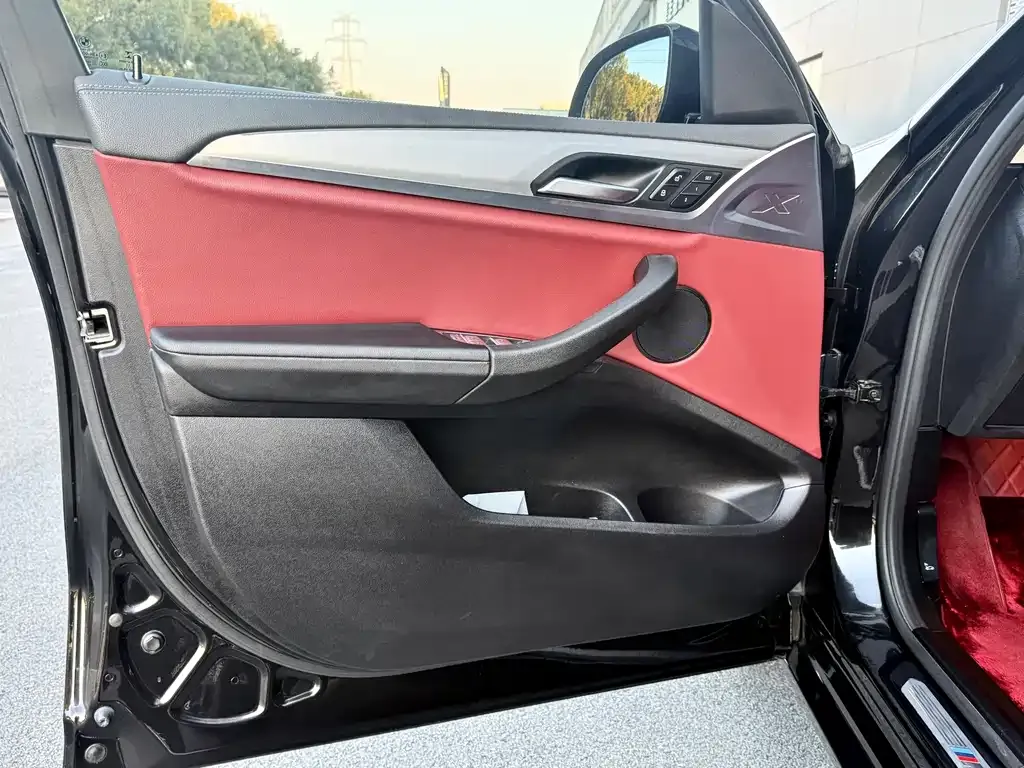 BMW X4 2022 из CN, фото 2