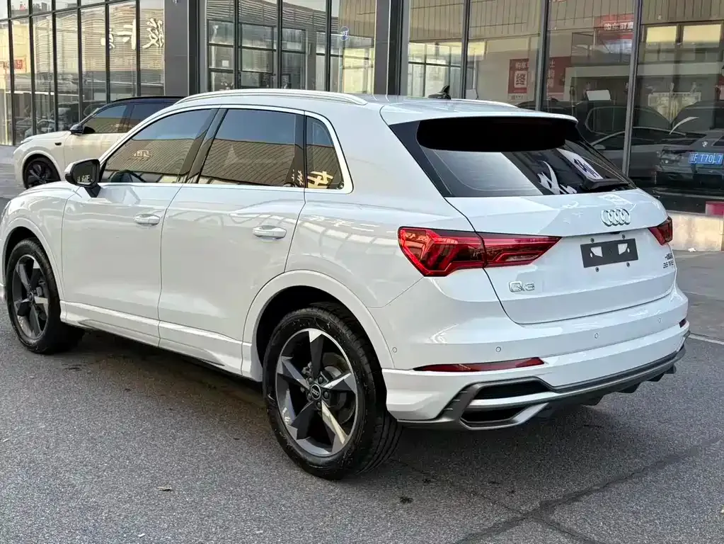 Audi Q3 — фото 10