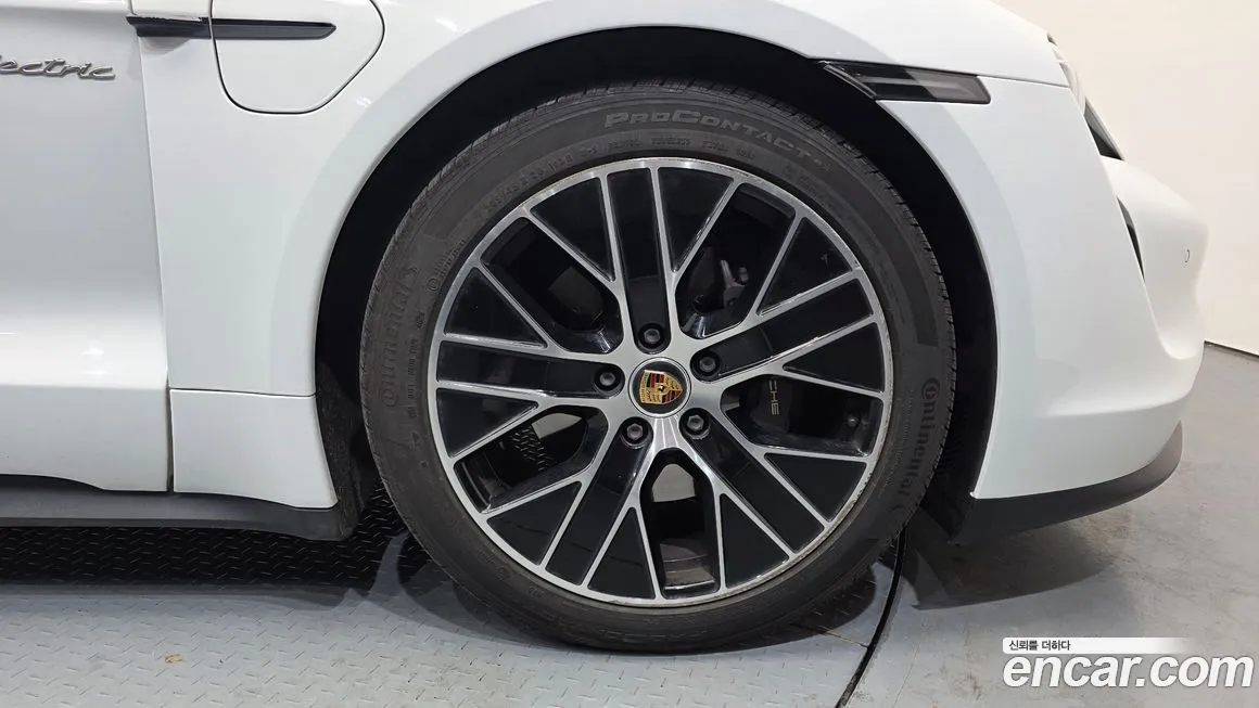 Porsche Taycan 2022 из KR, фото 5