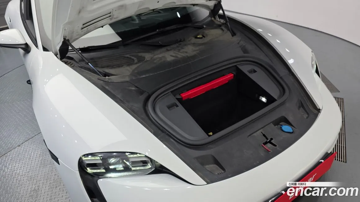 Porsche Taycan 2022 из KR, фото 8