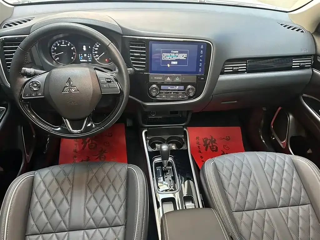 Mitsubishi Outlander 2022 из CN, фото 7