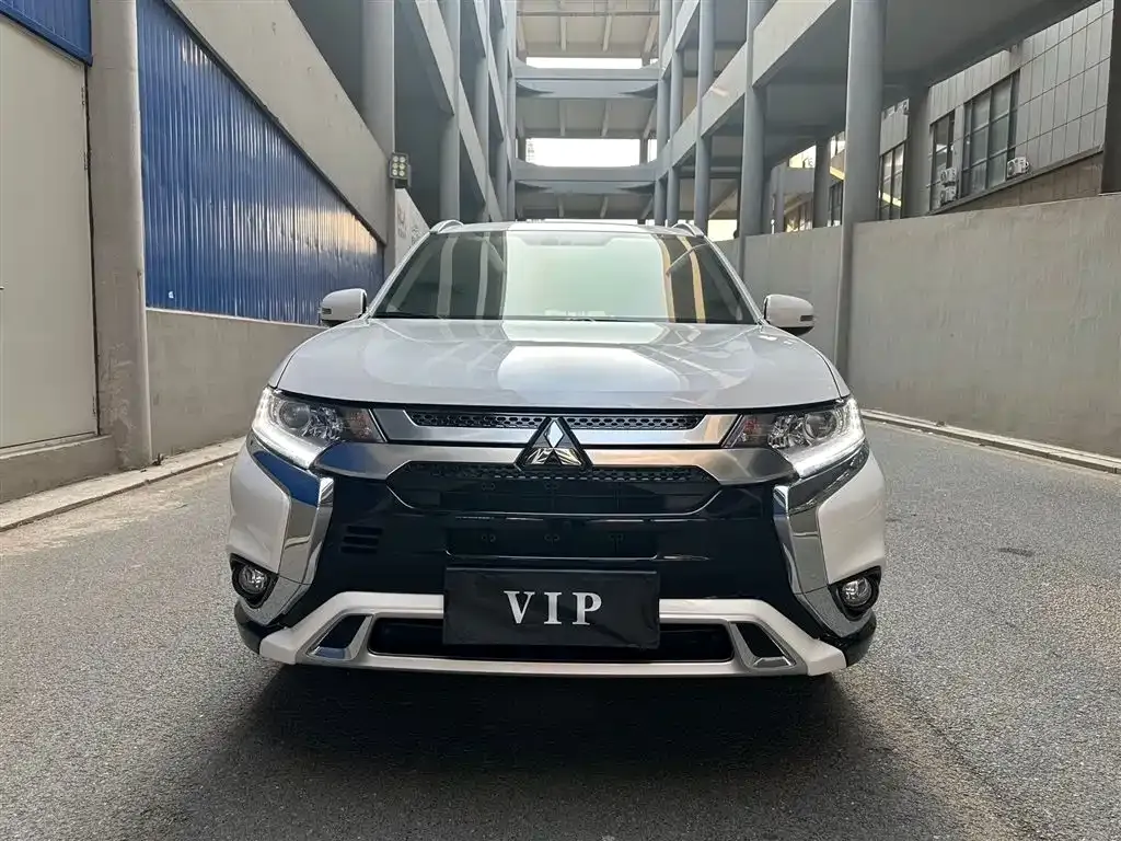 Mitsubishi Outlander 2022 из CN, фото 4