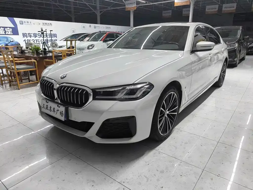 BMW 5 Series — фото 1