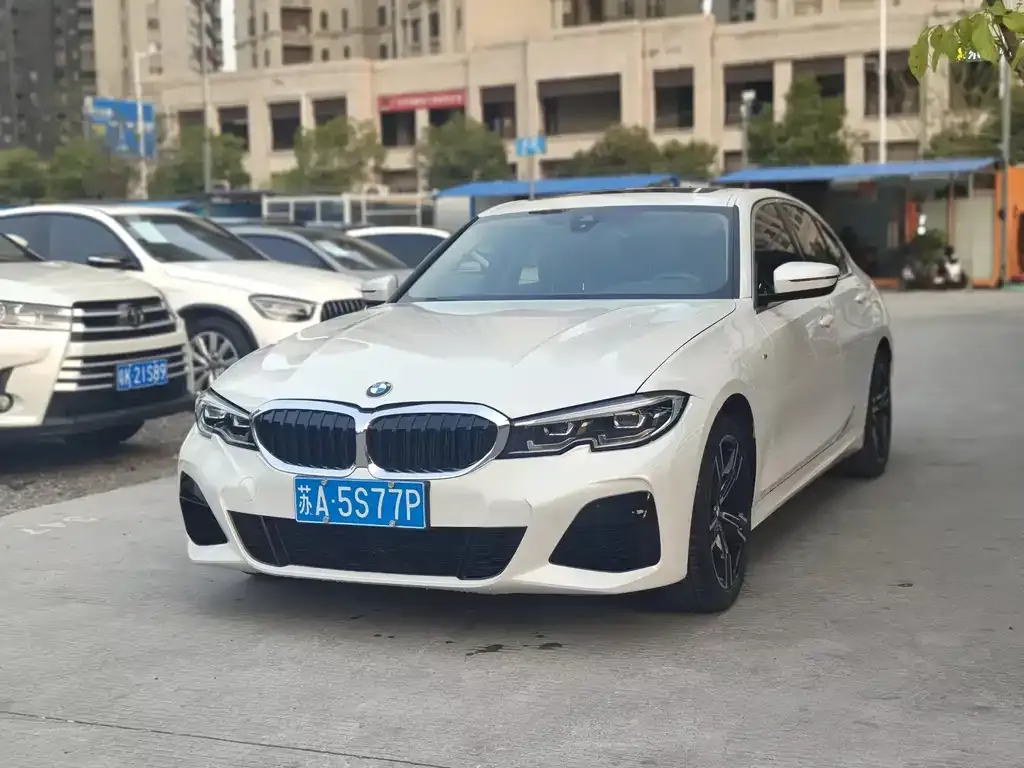 BMW 3 Series 2022 из CN, фото 1